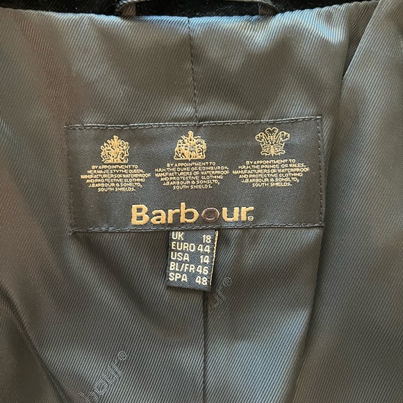 Sophisticated velvet blazer from Barbour. Red accent. Size 14.
Great base piece! - Picture 5 of 5